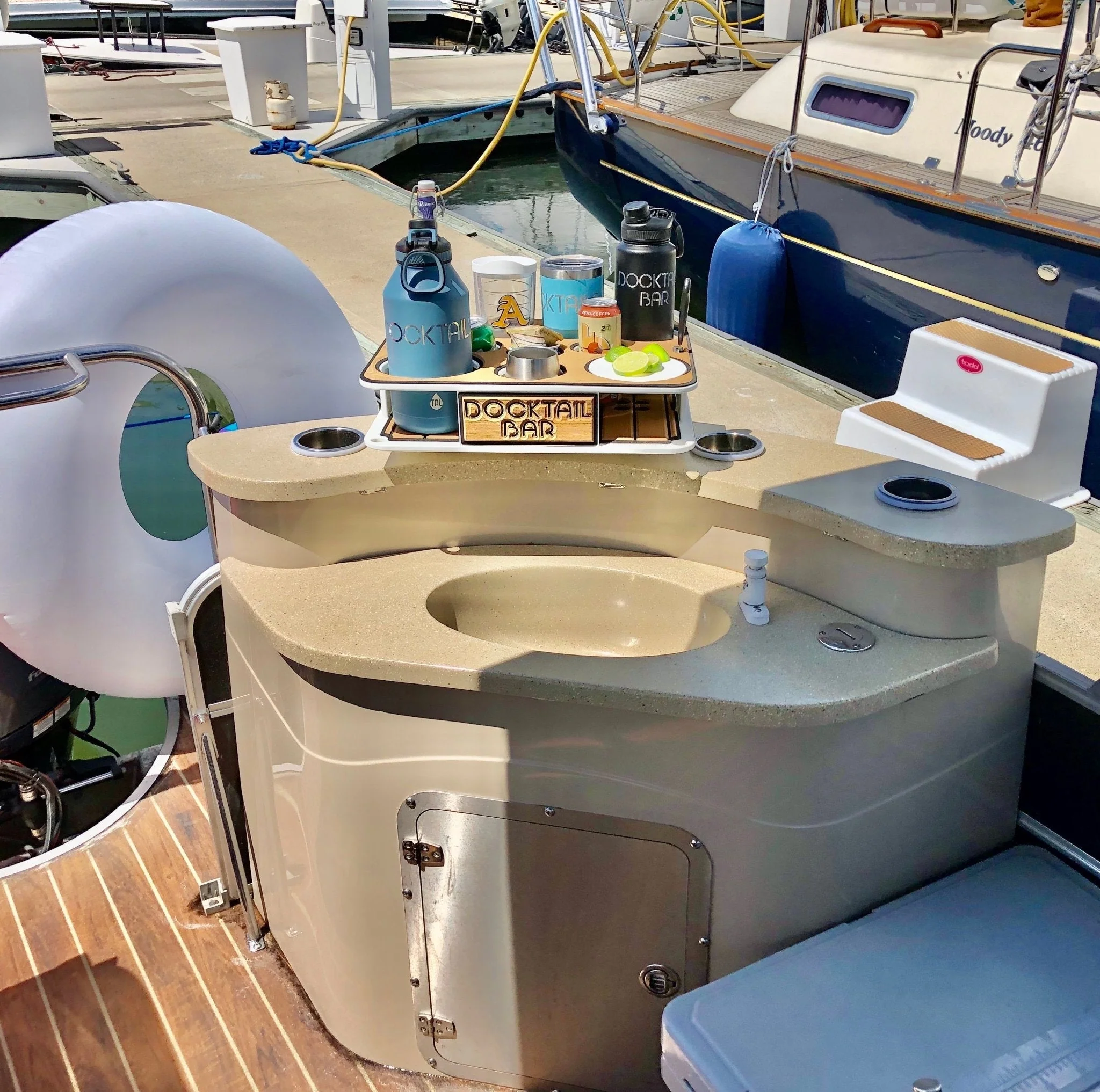 Docktail Boat Table Caddy with SeaSucker Vacuum Mounts - Image 12