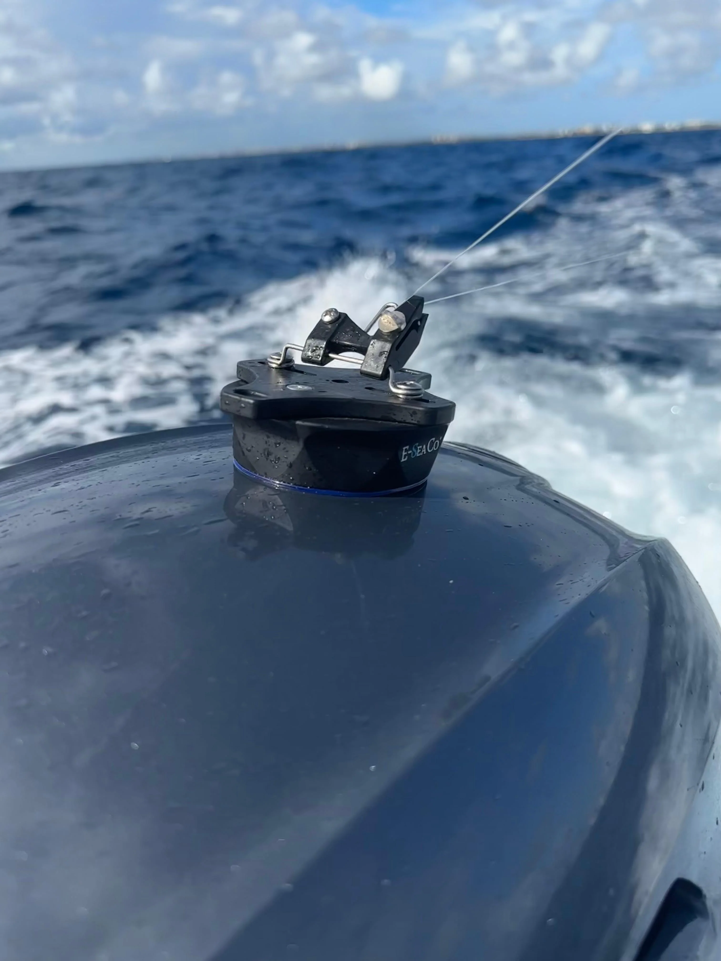 E-Sea Clip-Suction Mounted Flat-line Release Clip - Image 4