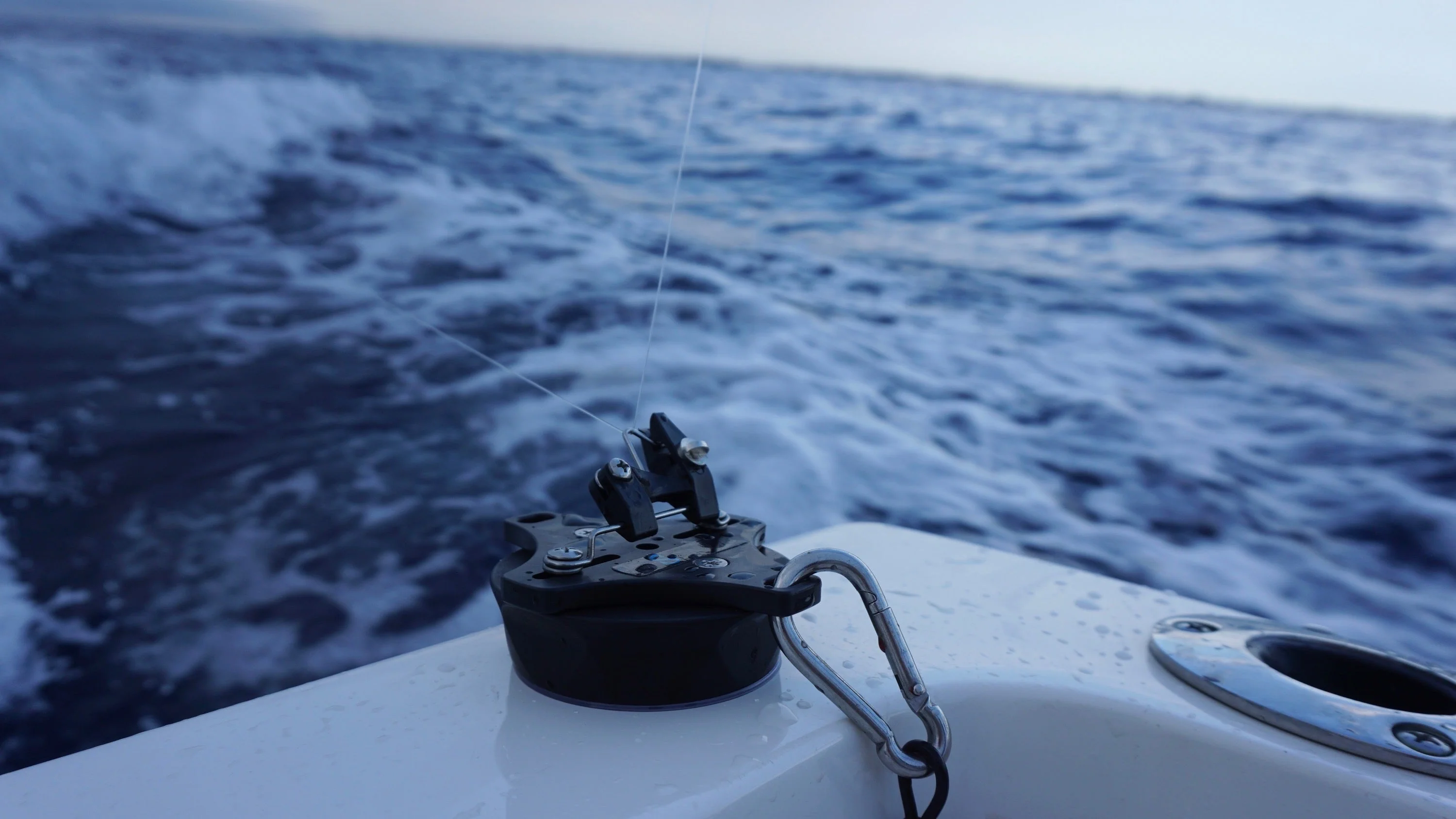 E-Sea Clip-Suction Mounted Flat-line Release Clip - Image 5