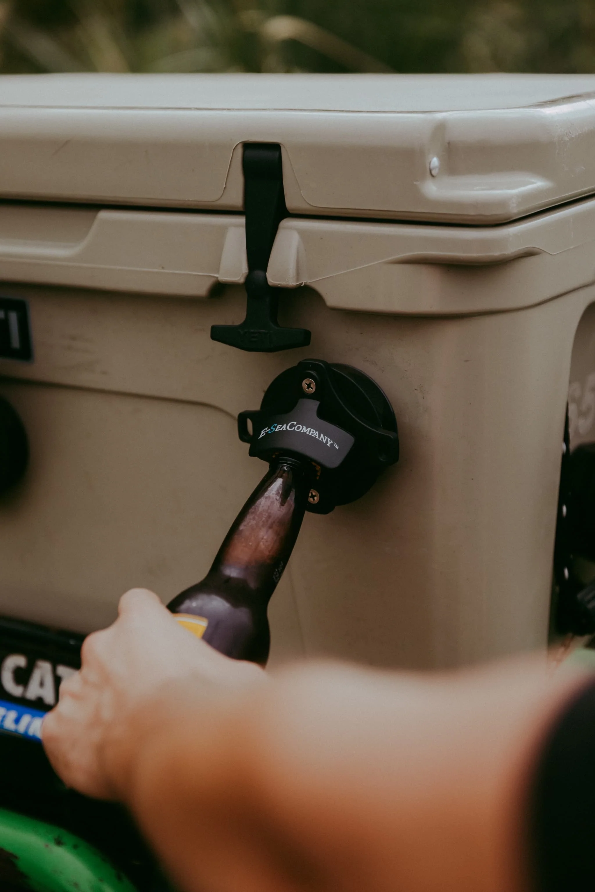 E-Sea Opener-Suction Mounted Bottle Opener - Image 6