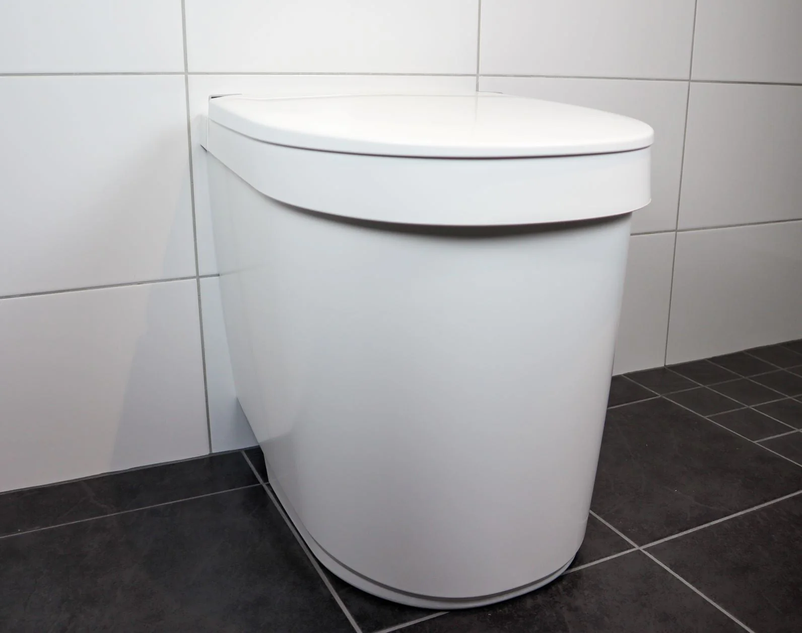 Separett Tiny with Urine Container - Image 12